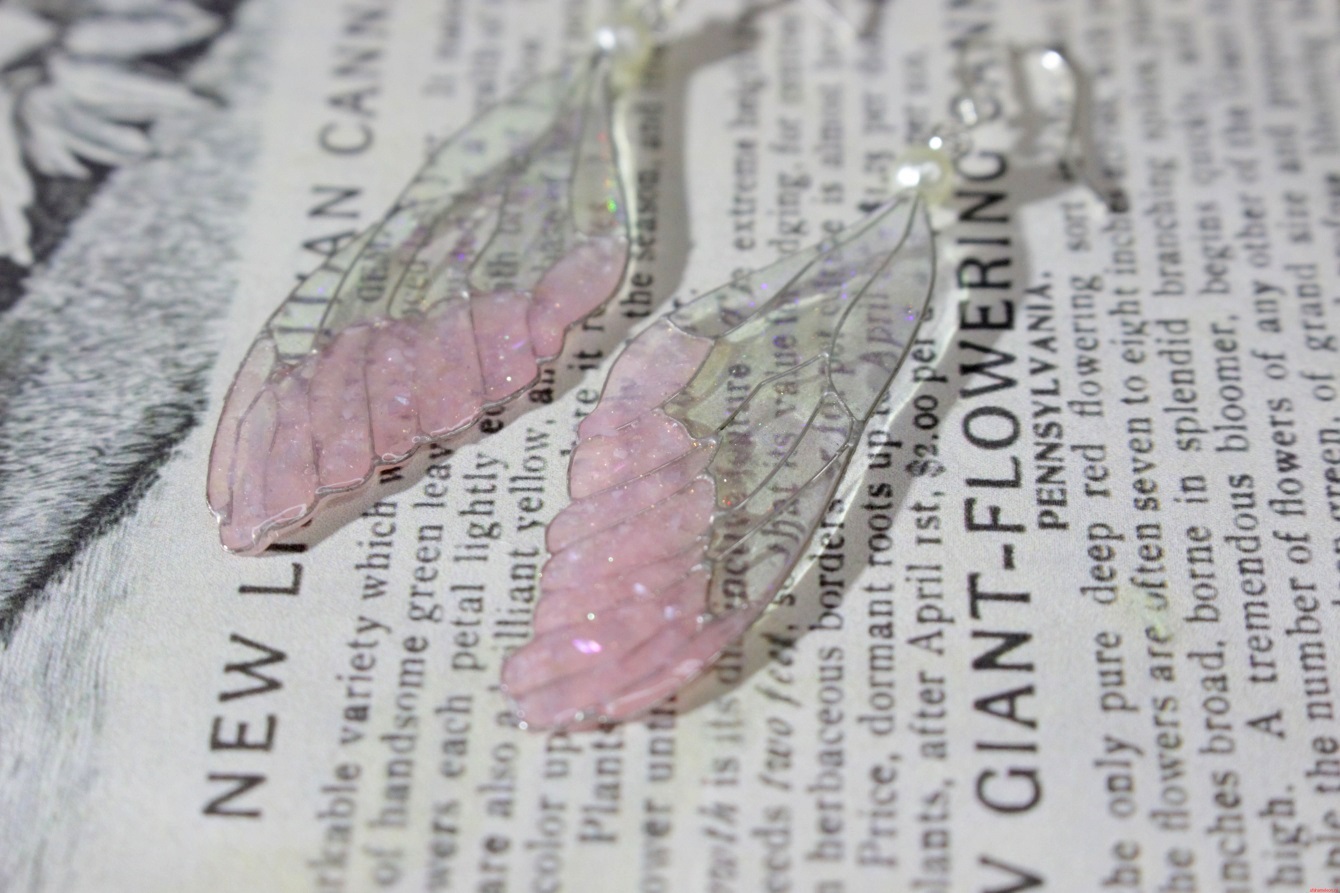 Серьги «Крылья бабочки» нежно-розовые в технике витраль — изображение 3