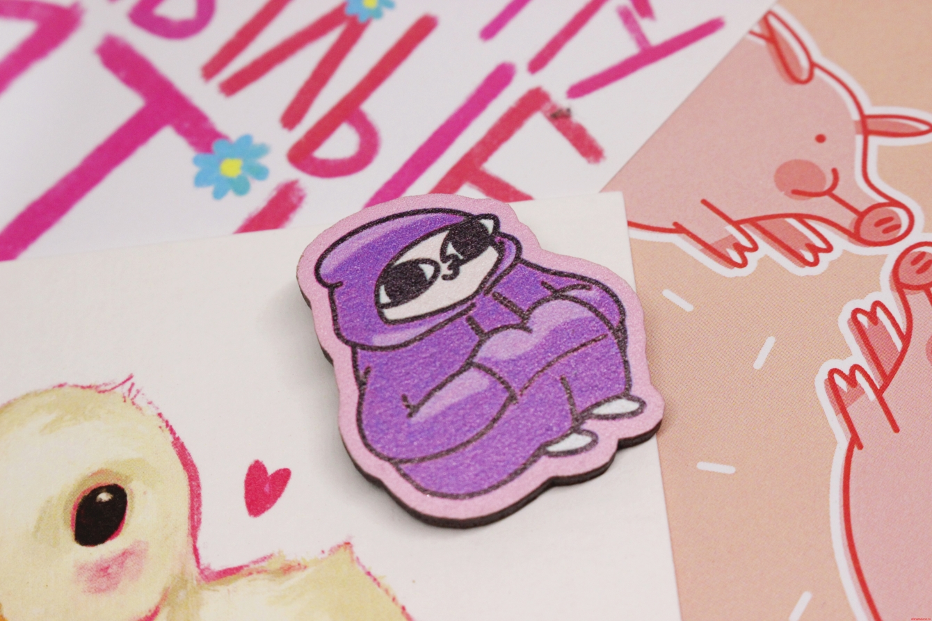 Брошка деревянная "Капюшон" — изображение 2