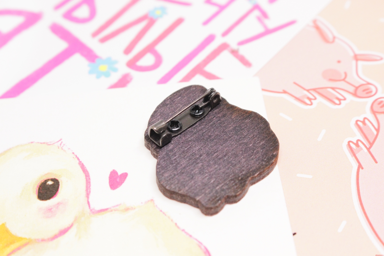 Брошка деревянная "Капюшон" — изображение 3