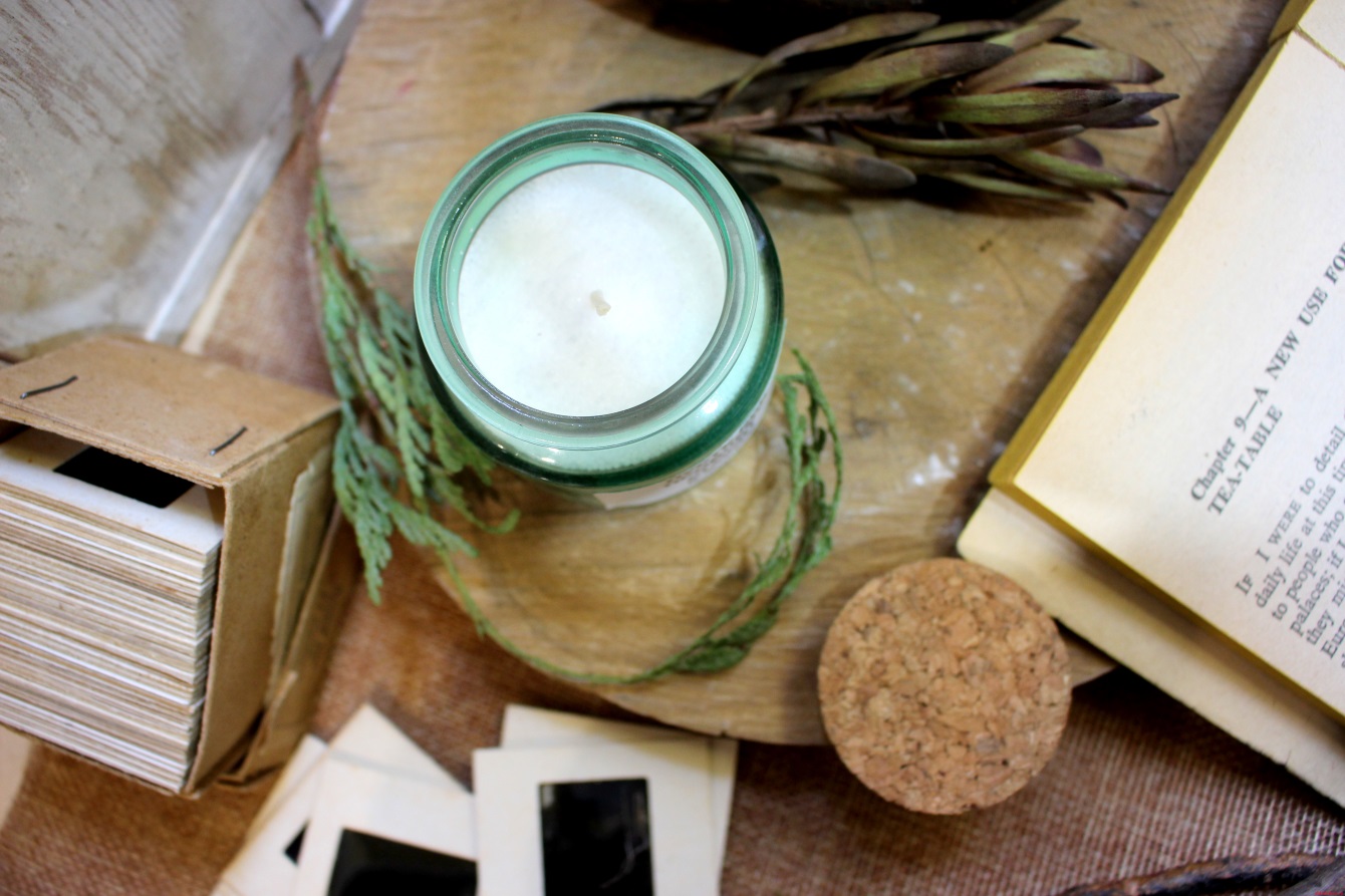 Насыпная соевая свеча в зелёном стекле в ассортименте — изображение 3