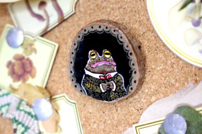 Брошка на спиле «Жабельмен в коричневом костюме» Nope Jam — изображение 2
